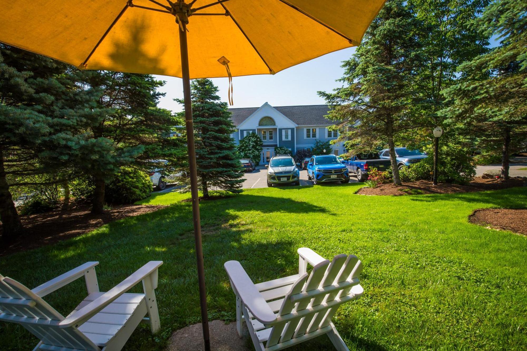 Strawberry Hill Seaside Inn Rockport Exterior photo